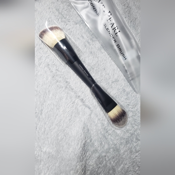 Eve Pearl 201 Dual Contour Brush ( New) - Picture 2 of 7